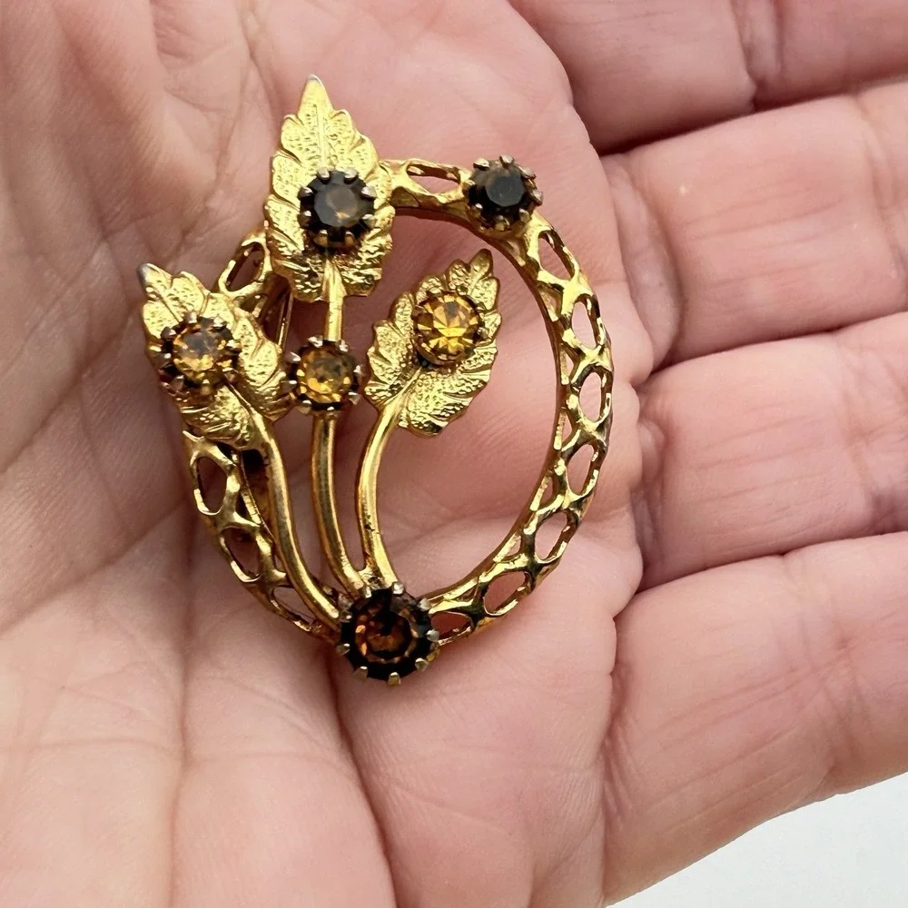 Estate vintage brooch